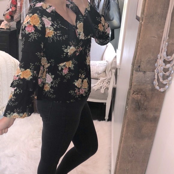 American Eagle size small black floral boho top - Picture 2 of 6
